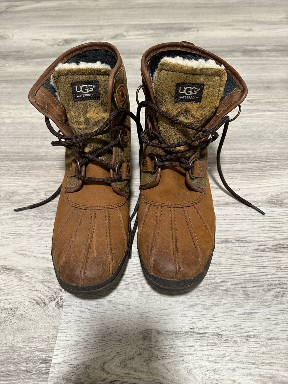 UGG Australia Waterproof Brown Leather Suede Lace-Up Boots Women’s 9.5